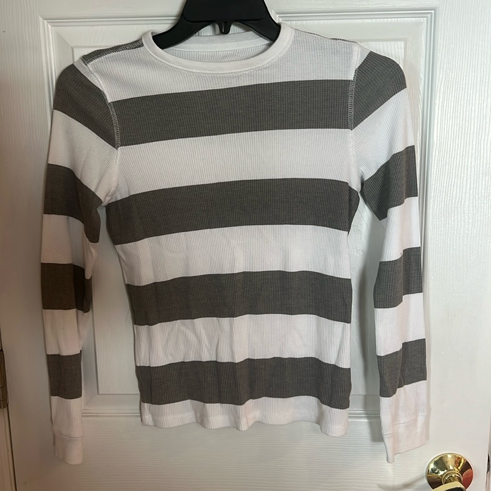 Urban pipeline long sleeve shirt size large in grey and white like new